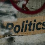 Un viaggio carico di tensioni: Netanjahu negli Stati Uniti tra Gaza, Trump e pressioni interne