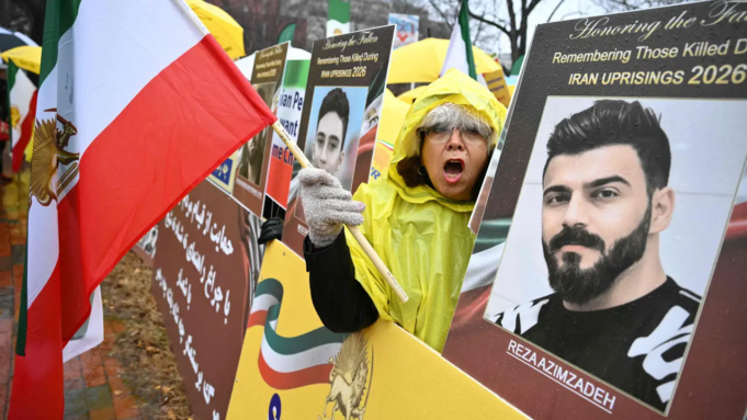Le proteste in Iran entrano nella terza settimana con il