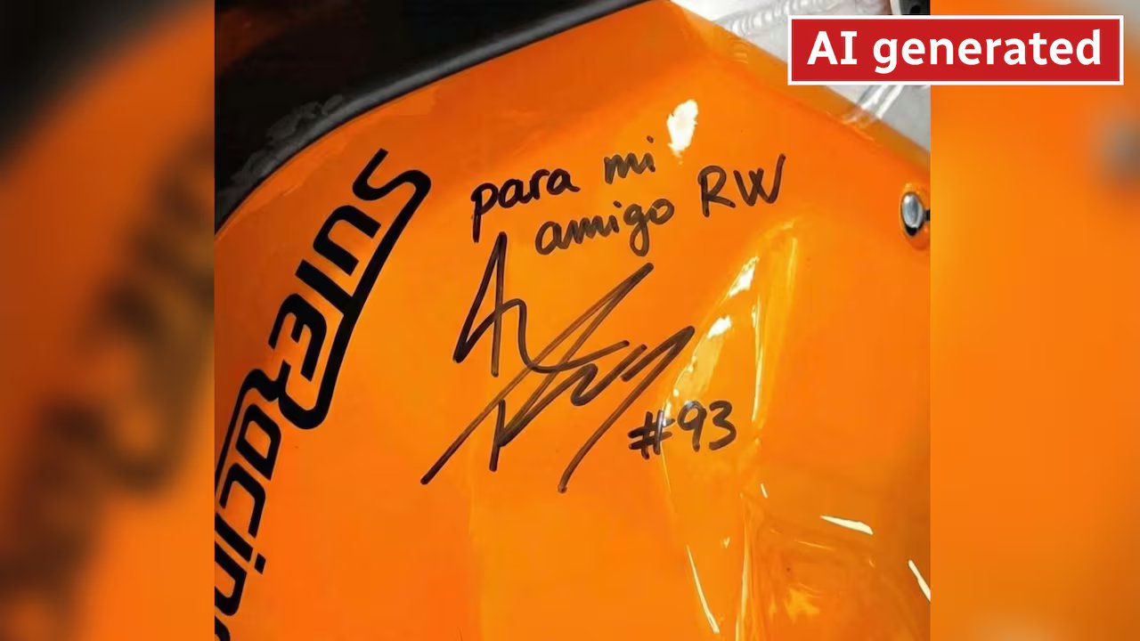 Moto arancione con parole 