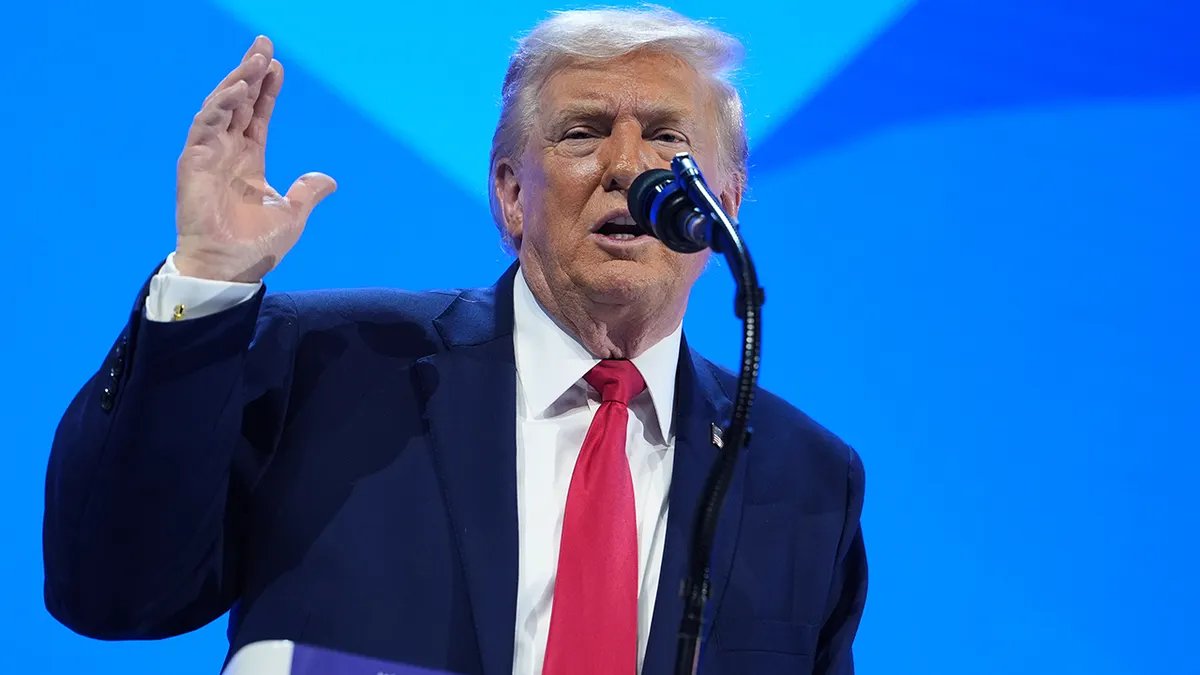 Il presidente Donald Trump parla mentre si rivolge al pubblico del World Economic Forum.