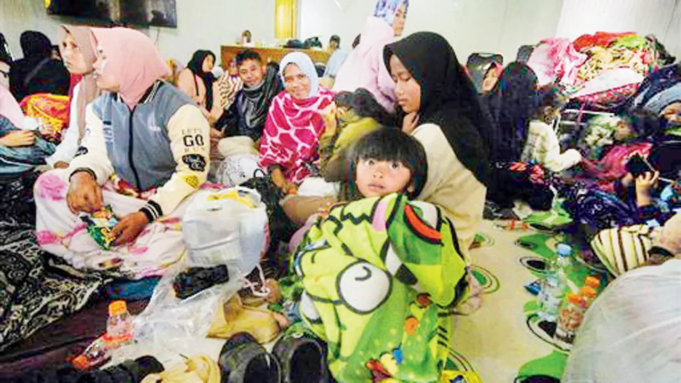 Le forti piogge hanno provocato una frana a Giava, uccidendo