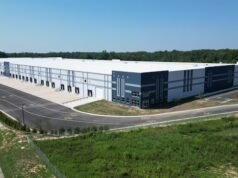 Il governo degli Stati Uniti vuole acquistare il magazzino della Virginia di un miliardario della Columbia Britannica per trasformarlo in una struttura ICE