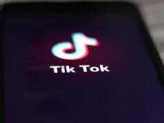 TikTok risolve una causa storica sulle accuse di dipendenza giovanile