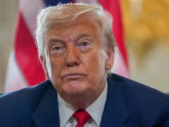 Trump mantiene la sua ferma posizione sui dazi nonostante una sfida legale davanti alla Corte Suprema degli Stati Uniti