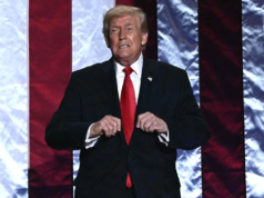 Donald Trump rinnova la sua posizione dura nei confronti dell’Iran e afferma che la guerra dovrebbe finire con lo spostamento della flotta