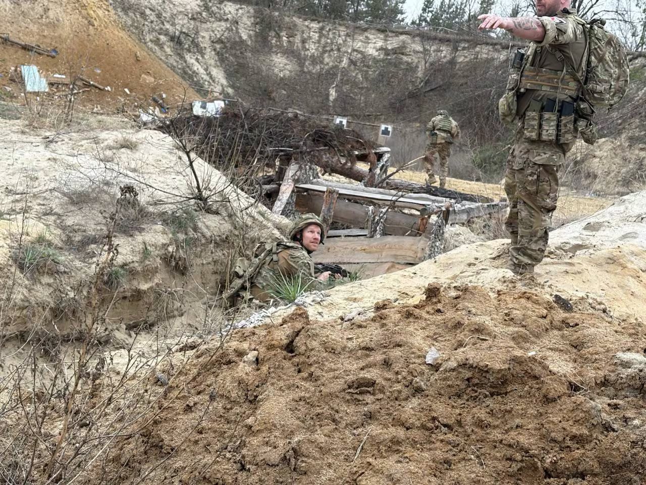 In questa foto scattata nella primavera del 2025, David Rauser si sottopone ad un mese di allenamento. Ha descritto il corso come molto ampio, ma adeguato. 