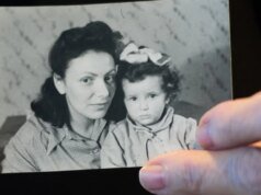 Una sopravvissuta all’Olocausto nata in un campo di concentramento racconta la sua storia
