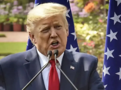 Trump ha messo in guardia contro tariffe del 50% mentre si propone di revocare le licenze aeronautiche canadesi