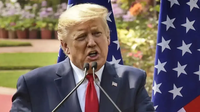 Trump ha messo in guardia contro tariffe del 50% mentre