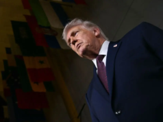 Guarda | Trump prende di mira le truffe in Minnesota e sostiene che i miliardi siano stati rubati ai servizi sociali