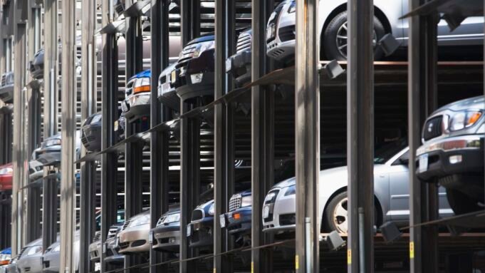 L’Unione Europea supera gli Stati Uniti mentre Nuova Delhi si