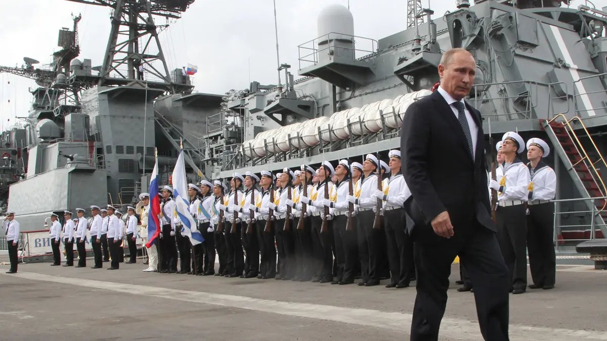Il presidente russo Vladimir Putin visita la nuova base navale della flotta del Mar Nero a Novorossijsk