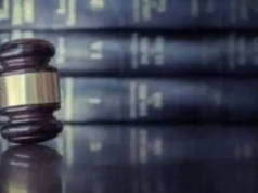 Un’enorme quantità di documenti di Epstein rivela e-mail di personaggi ricchi e potenti