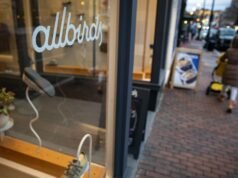 Allbirds diventa l’ultimo rivenditore a chiudere i negozi fisici