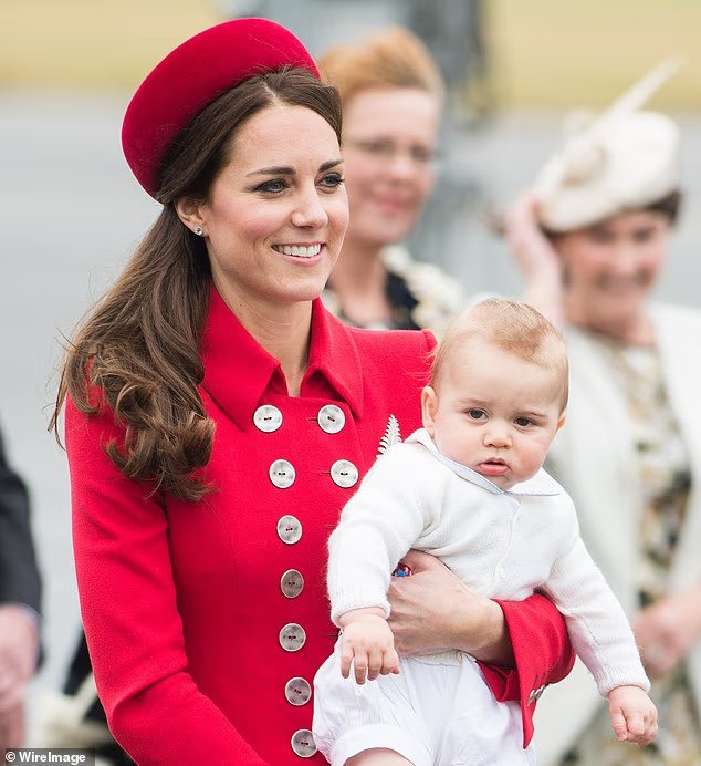 All'inizio, un'azienda di scarpe amata dai reali trova un acquirente