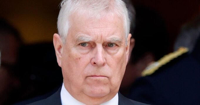 Andrew invia un avvertimento ufficiale mentre si prepara a trasferirsi