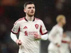 Andy Robertson resta al Liverpool dopo il crollo del Tottenham