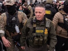 Bovino è stato il volto dei raid sull’immigrazione di Trump. Ora il suo futuro è in dubbio