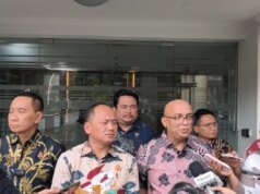 Braccia! La casa dell’ex ministro Jokowi, Siti Nurbaya, è stata perquisita in relazione al caso della gestione dell’olio di palma.