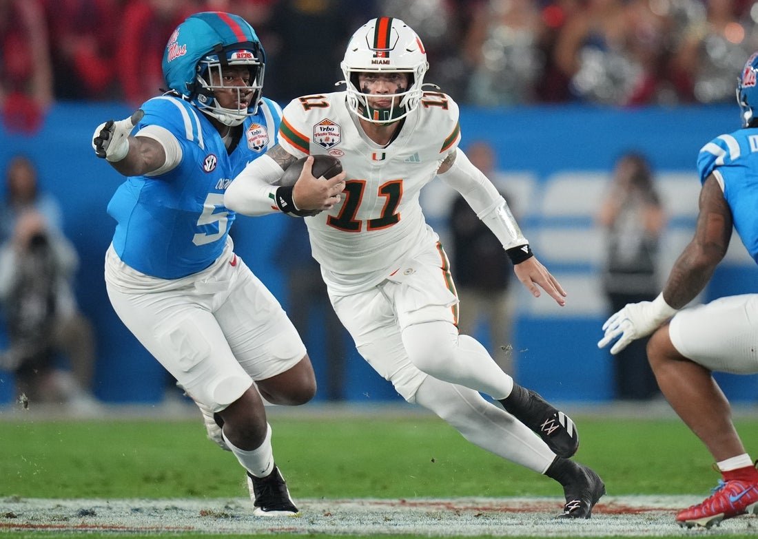 Carson Beck segna il numero 10 di Miami sul numero