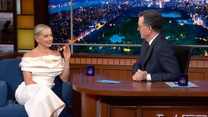 Catherine LaNasa ricorda in lacrime che Colbert la tirò fuori