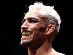 Charles Oliveira è disponibile ad affrontare Max Holloway come headliner di UFC 326