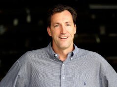 Chris Dudley, ex stella dei Trail Blazers, annuncia la candidatura a governatore dell’Oregon.