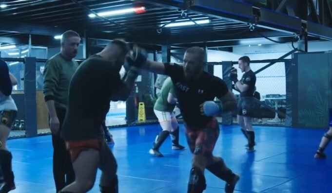 Conor McGregor dà il via al camp UFC alla Casa