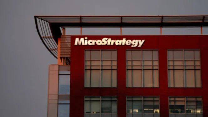 Dopo Bitcoin, le azioni Strategy hanno toccato i minimi di