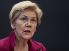 Elizabeth Warren invita Kristi Noem a dimettersi altrimenti affronterà l’impeachment