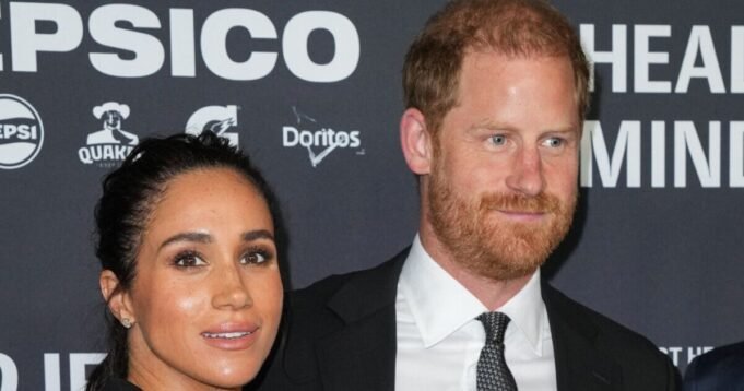 Famiglia reale LIVE: "Sostenere saldamente la crisi" mentre "Meghan e