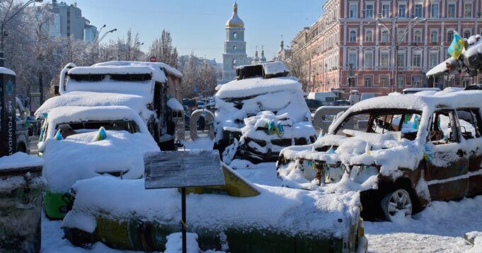 Gli attacchi dei droni hanno interrotto l’elettricità a più di