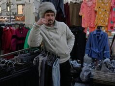 Gli attivisti affermano che la repressione iraniana ha ucciso almeno 6.159 persone, mentre la valuta del paese crolla