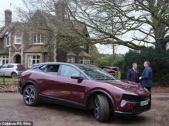 Ho guidato il nuovo iper-SUV elettrico cinese da 140.000 sterline di King Charles: ecco com’è veramente