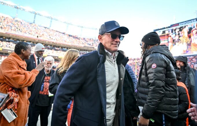 I Broncos avrebbero chiuso il tetto per la bufera di