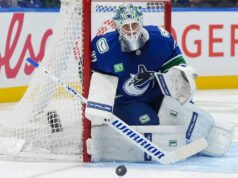 I Canucks hanno ritirato Kevin Lankinen nel primo periodo dopo tre rapidi gol degli Sharks