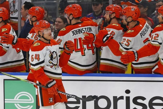 I Ducks affrontano i Canucks, sperando che la sconfitta contro