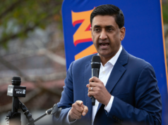 I democratici della California chiedono l’arresto dell’agente dell’ICE che ha ucciso a colpi di arma da fuoco Renee Good