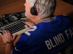 I fan non vedenti possono vivere il Super Bowl con un rilevatore tattile della palla