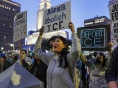 I raid dell’immigrazione iniziano a Los Angeles mentre la strategia federale cambia. Arrestato entro 30 secondi