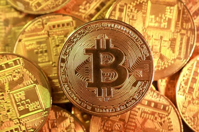 Il Bitcoin crolla sotto gli 80.000 dollari mentre il declino