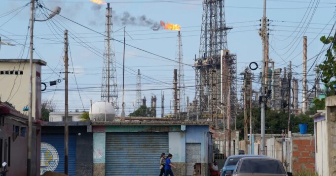 Il Venezuela apre il dibattito sulla riforma del settore petrolifero