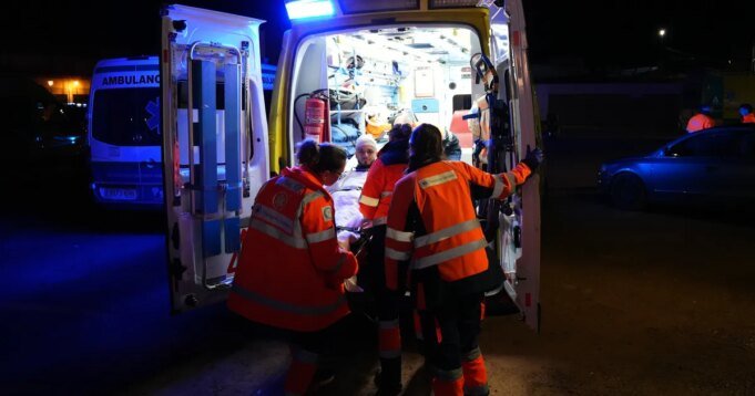 Il bilancio delle vittime di uno scontro tra due treni