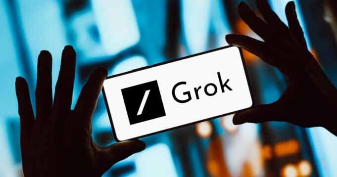 Il bot Grok di Elon Musk limita le immagini sessuali