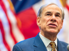 Il governatore del Texas Greg Abbott rilascia una dichiarazione di disastro per la minaccia degli elminti.
