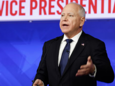 Il museo dell’Olocausto critica Tim Waltz per il paragone “offensivo” con Anne Frank