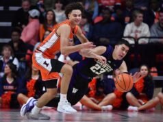 Il numero 9 dell’Illinois guida Washington dietro Keaton Wagler e David Mirkovic