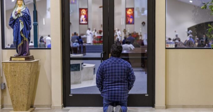 Il "papà straordinario" muore sotto la custodia dell'ICE La sua