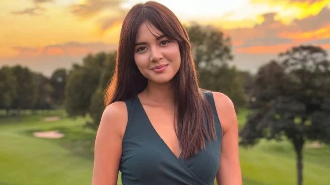 Il passato oscuro viene svelato, motivo per cui Aurelie Moermans