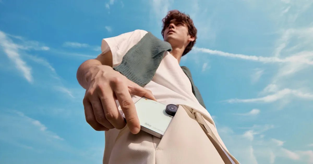 Il piccolo telefono di iKKO ha una fotocamera pieghevole e